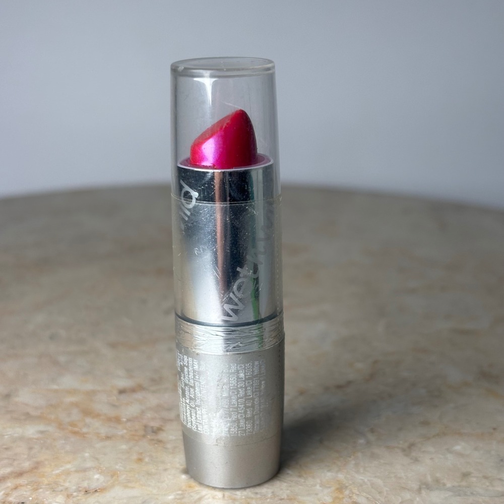 Wet n Wild Silk Finish Lipstick 0.13oz 521A Fuchsia with Blue Pearl Shimmer New
